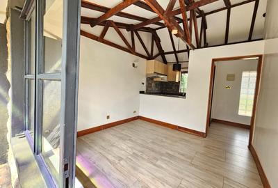 1 Bed House with En Suite in Loresho - 2