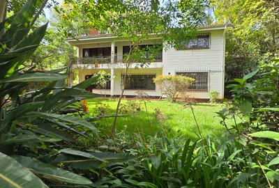 4 Bed House with En Suite in Runda - 2