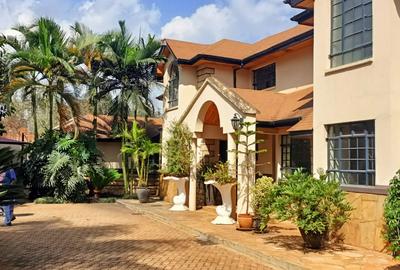 5 Bed Townhouse with En Suite in Runda - 2