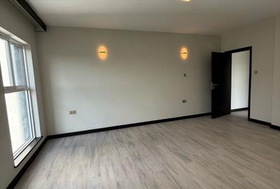 2 Bed Apartment with En Suite in Riverside