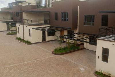 4 Bed Townhouse with En Suite in Ruaka