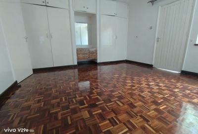 4 Bed Townhouse with En Suite in Kilimani - 2