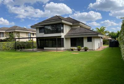 4 Bed House with En Suite in Garden Estate