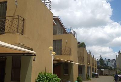 5 Bed Townhouse with En Suite in Syokimau