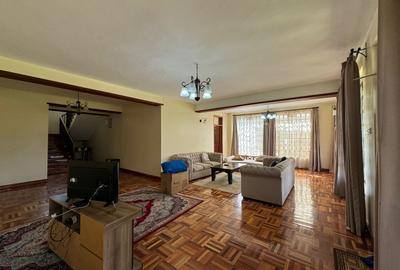 4 Bed House with En Suite in Runda - 2