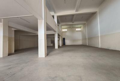 5,500 ft² Warehouse with Service Charge Included in Ruaraka - 3