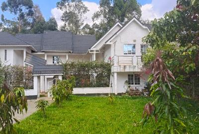 1 Bed Apartment with Parking at Bogani