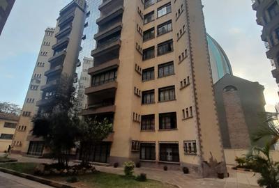 3 Bed Apartment with En Suite at Lenana Road