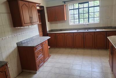 Serviced 3 Bed Apartment with En Suite at School Lane - 2