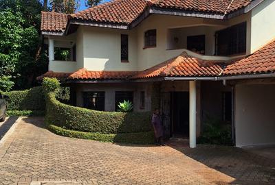 4 Bed Townhouse with En Suite in Spring Valley