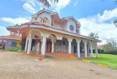 5 Bed House with En Suite in Runda