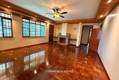 6 Bed House with Garden in Nyari - 3