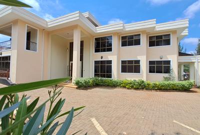 6 Bed Townhouse with En Suite in Kitisuru