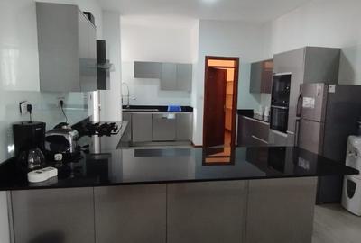 Furnished 4 Bed Apartment with En Suite in General Mathenge