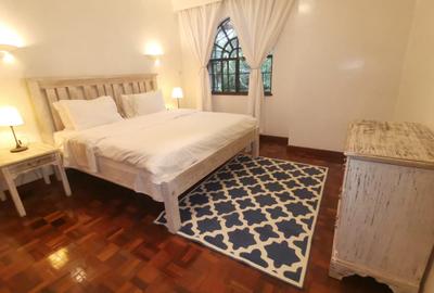 4 Bed Apartment with En Suite in Riverside - 4