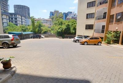 3 Bed Apartment with En Suite at Riverside Drive