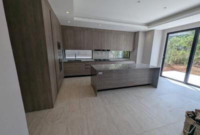 4 Bed Townhouse with En Suite at Runda - 4