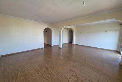 3 Bed Apartment with En Suite at Off Brookside Drive - 4