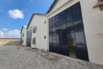 4,000 ft² Warehouse with Parking in Mlolongo