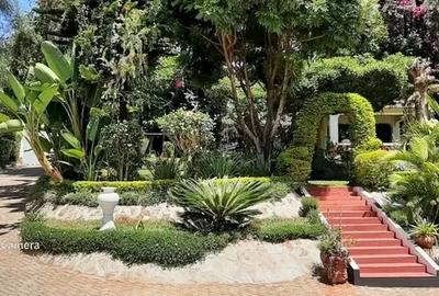5 Bed House with En Suite at Nyari