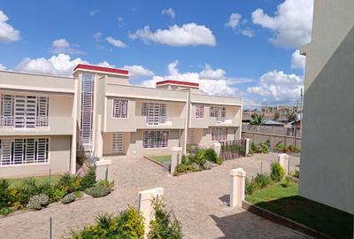 4 Bed Townhouse with En Suite in Kitengela