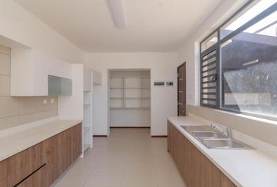 4 Bed Townhouse with En Suite at Garden Estate Road