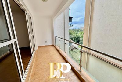 3 Bed Apartment with En Suite in Riverside - 2