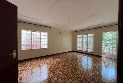 4 Bed Townhouse with En Suite at Hatheru Road - 3