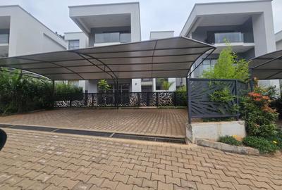 5 Bed House with En Suite in Lavington