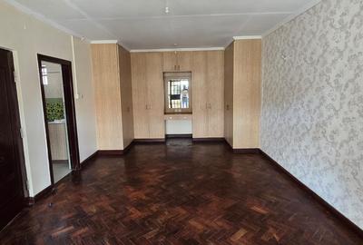 4 Bed Townhouse with En Suite in Lavington - 2