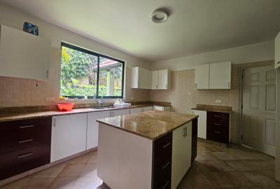 4 Bed Villa with En Suite in Kiambu Road - 4