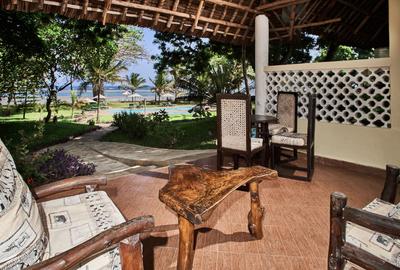 Serviced 2 Bed Apartment with En Suite at Diani Beach Road