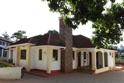 4 Bed House with En Suite in Runda