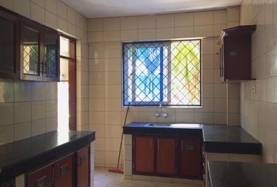 Serviced 3 Bed Apartment with En Suite at Beach Road - 4