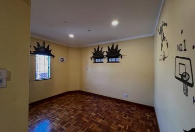 4 Bed Townhouse with En Suite in Westlands Area - 4
