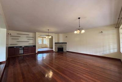 4 Bed House with En Suite in Rosslyn - 3