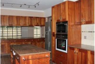 4 Bed Townhouse in Spring Valley