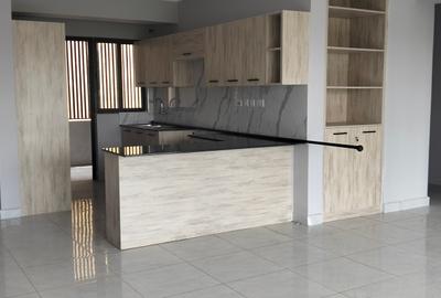 2 Bed Apartment with En Suite in Westlands Area