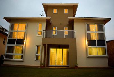 4 Bed House with En Suite in Kiambu Road