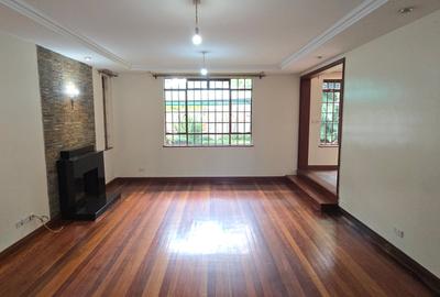5 Bed Townhouse with En Suite at Lavington - 4