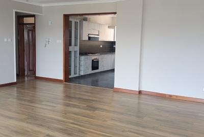 3 Bed Apartment with En Suite in Riverside - 2