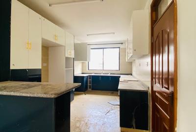 4 Bed Villa with En Suite in Lavington - 4