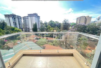 4 Bed Apartment with En Suite in Riverside