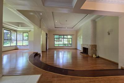 4 Bed House with En Suite in Runda - 2