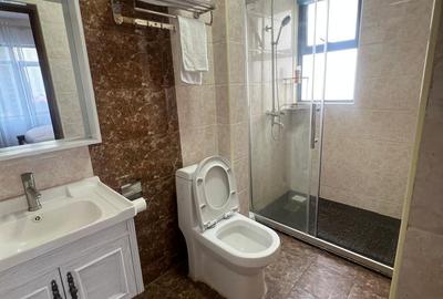 Serviced 2 Bed Apartment with En Suite in Kilimani - 4