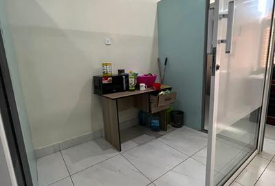 835 ft² Commercial Property with Service Charge Included in Westlands Area - 4