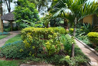 5 Bed House with En Suite at Lavington