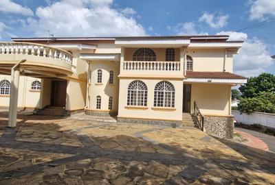 6 Bed House with Staff Quarters in Westlands Area