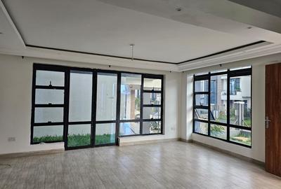 4 Bed Villa with En Suite in Eastern ByPass - 3