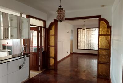 4 Bed Apartment with En Suite in Upper Hill